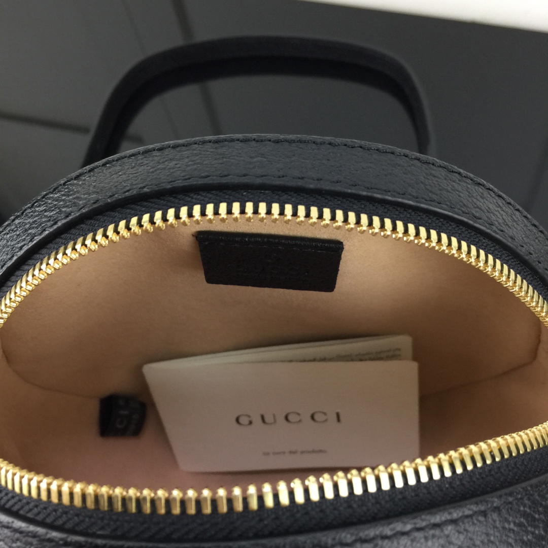 Gucci Round Bags